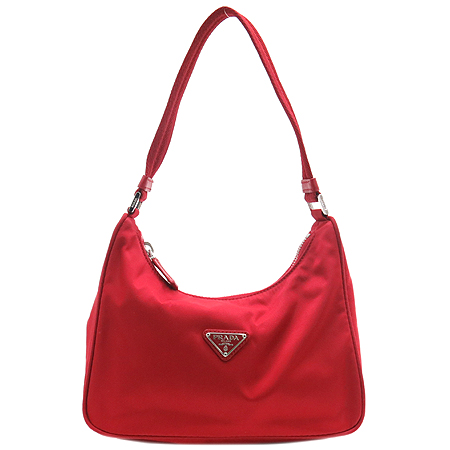 �����  �����