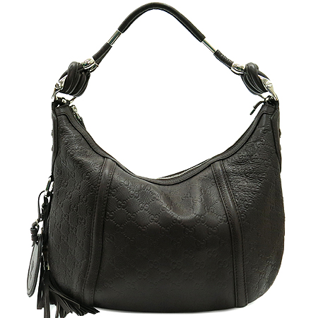 ����  �����