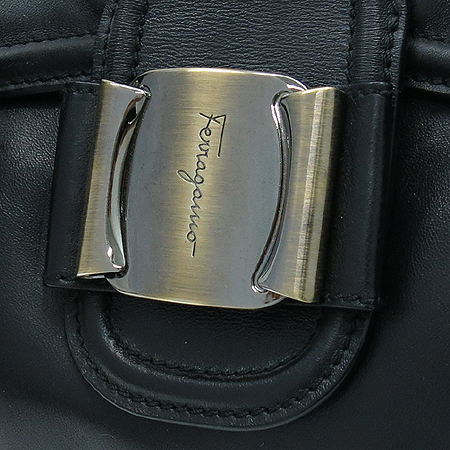 Ferragamo(��󰡸�) 21 C045 ���� �ٶ� ��� ���� ���� ��Ʈ�� �̹���7 - ���̺��� �߰���ǰ