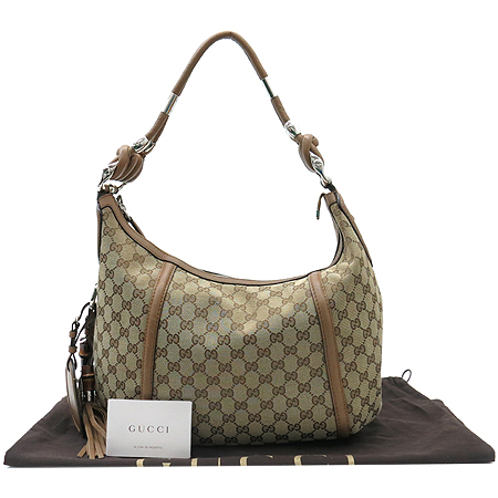 ����  �����