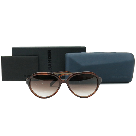 ������  ���۶�