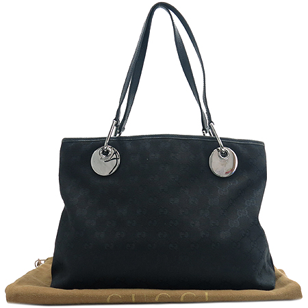 ����  �����