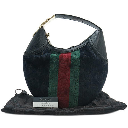 ����  �����