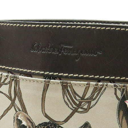 Ferragamo(��󰡸�) 21 6405 �к긯 ���ϸ� ������ ũ�ν��� �̹���3 - ���̺��� �߰���ǰ