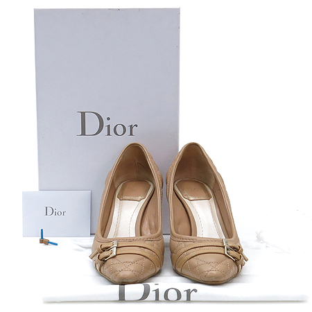 ���  ����