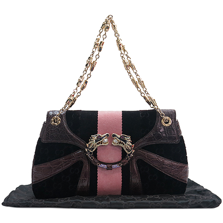 ����  �����