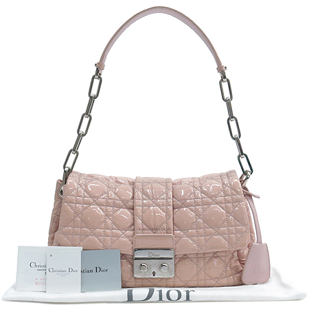 ���  �����