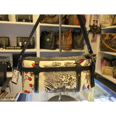 Ferragamo(��󰡸�)�к긯���� Ʈ���ּ���� �̹���2 - ���̺��� �߰���ǰ