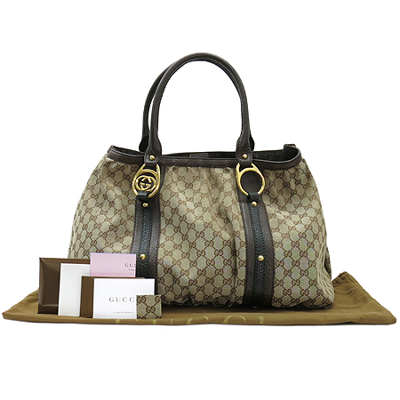 ����  �����