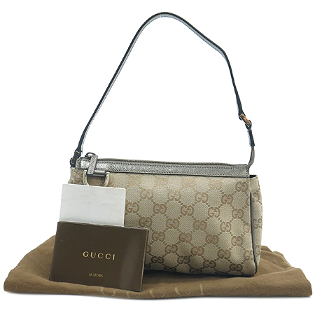 ����  �����