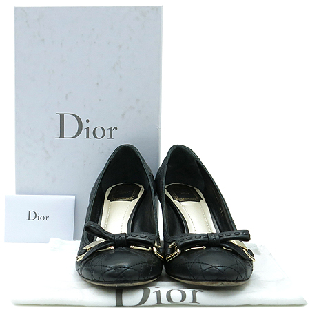 ���  ����