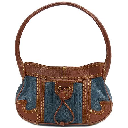 ������  �����