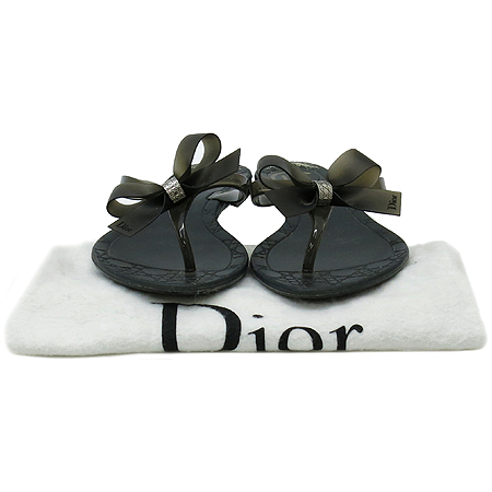 ���  ����