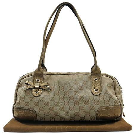 ����  �����