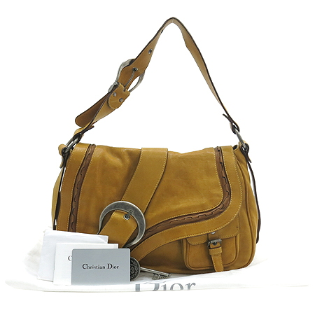 ���  �����