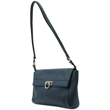 Ferragamo(��󰡸�) 21 D647 ���� ��ġ�� ��� ����������� ���� ũ�ν��� [��������] �̹���3 - ���̺��� �߰���ǰ