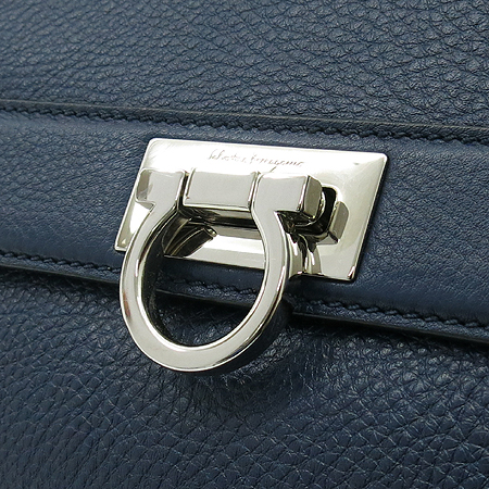 Ferragamo(��󰡸�) 21 D647 ���� ��ġ�� ��� ����������� ���� ũ�ν��� [��������] �̹���4 - ���̺��� �߰���ǰ