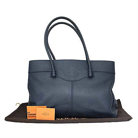 ����  �����