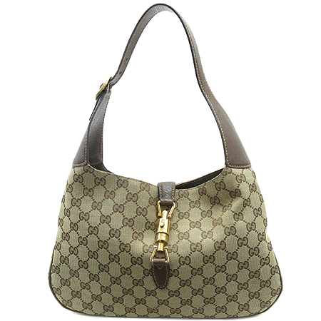 ����  �����