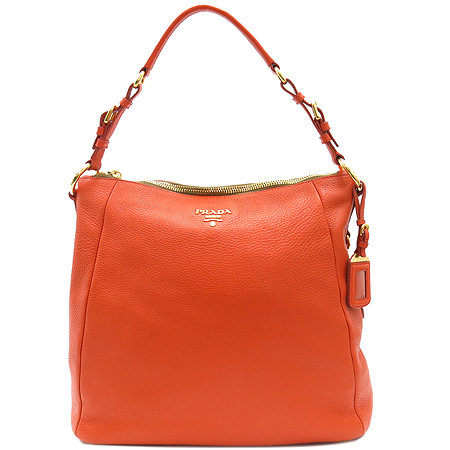 �����  �����