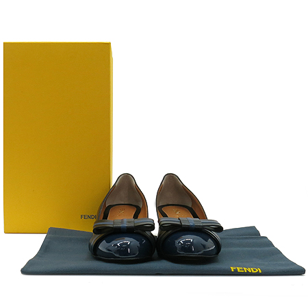 ���  ����