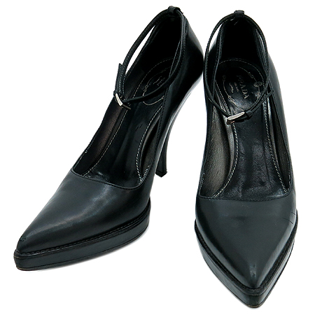 �����  ����