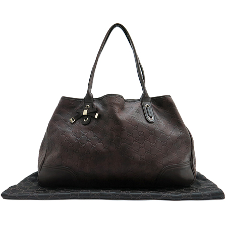 ����  �����