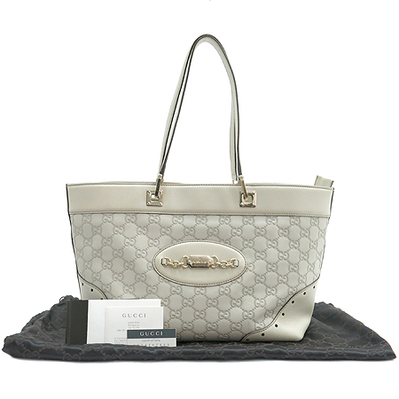 ����  �����