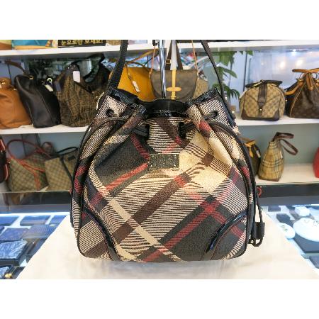 �ڽ�  �����