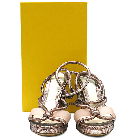 ���  ����