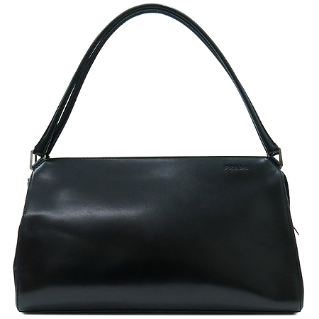 �����  �����