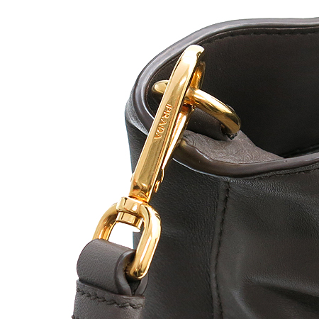 Prada(�����) BN1713 VIT DAINO ����Ʈ ī�� ��Ų ���� �ΰ� 2WAY �̹���5 - ���̺��� �߰���ǰ