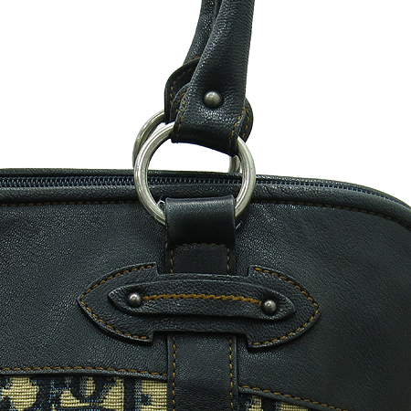 Dior(ũ����î���) ���� �ΰ� ��� ���̺� ���� ȥ�� �к긯 ��Ʈ�� �̹���5 - ���̺��� �߰���ǰ