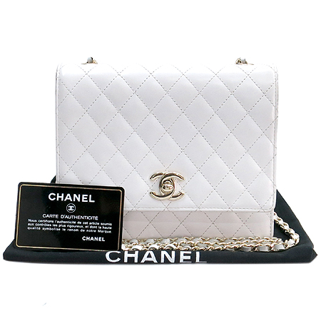 Chanel() ȭƮ ΰ ü 簢 ̴ 