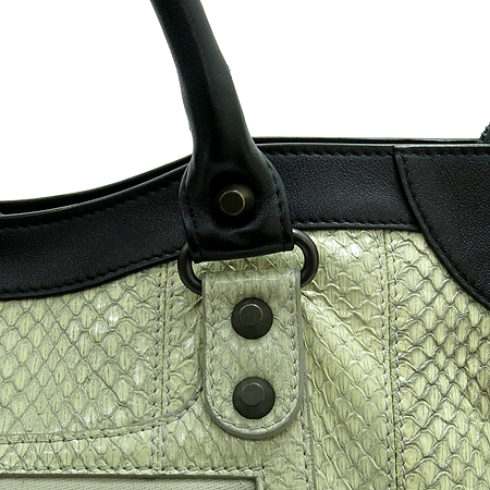 Balenciaga(�߷��þư�) 115748 Ŭ���� PYTHON ��ܹ� �������� ȥ�� 2WAY �̹���4 - ���̺��� �߰���ǰ