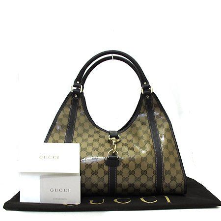 ����  �����