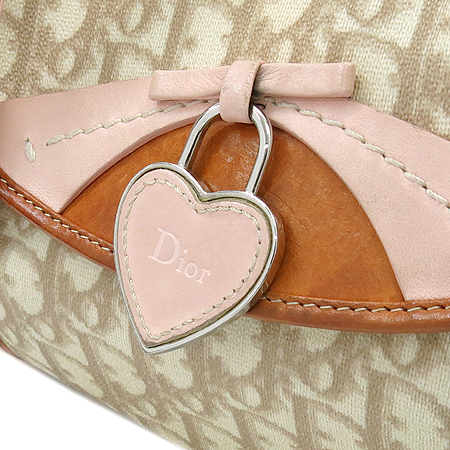 Dior(ũ����î���) �ΰ� PVC ��Ʈ ���Ʈ ��� ��Ʈ�� �̹���4 - ���̺��� �߰���ǰ