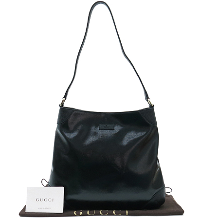 ����  �����