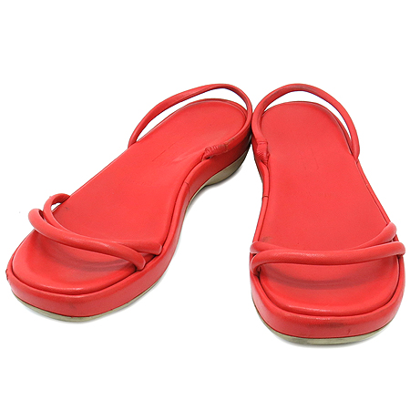 ������  ����