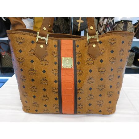 ������  �����