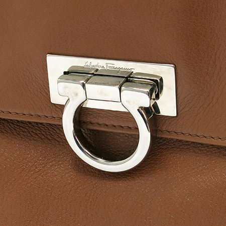 Ferragamo(��󰡸�) 21 A893 ���� ���� ���� ��ġ�� �� ��� ������ ����� �̹���4 - ���̺��� �߰���ǰ