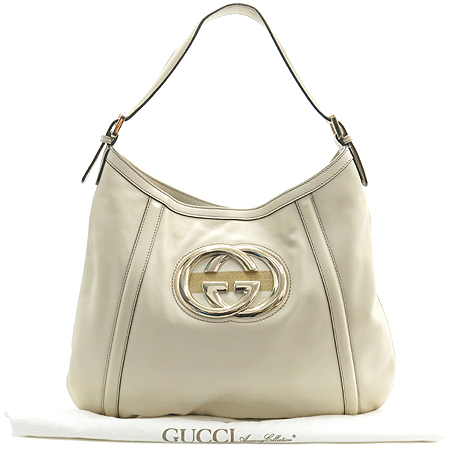 ����  �����