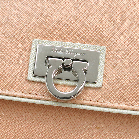 Ferragamo(��󰡸�) 21 6849 ���ǾƳ� ü�� ����� �̹���5 - ���̺��� �߰���ǰ