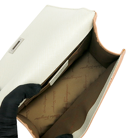 Ferragamo(��󰡸�) 21 6849 ���ǾƳ� ü�� ����� �̹���6 - ���̺��� �߰���ǰ