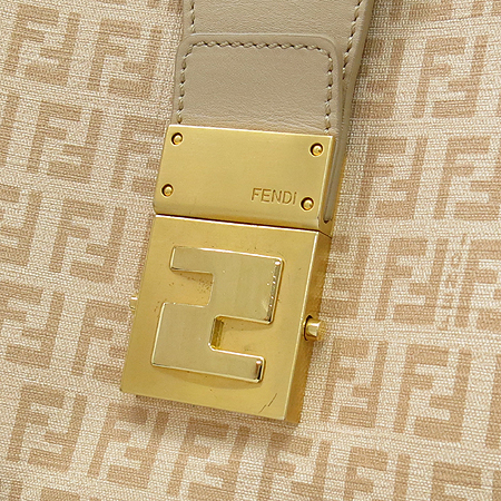 Fendi(���) 8BR661 ���� ��Ŭ FF�ΰ� ������ PVC ����� [��������] �̹���4 - ���̺��� �߰���ǰ