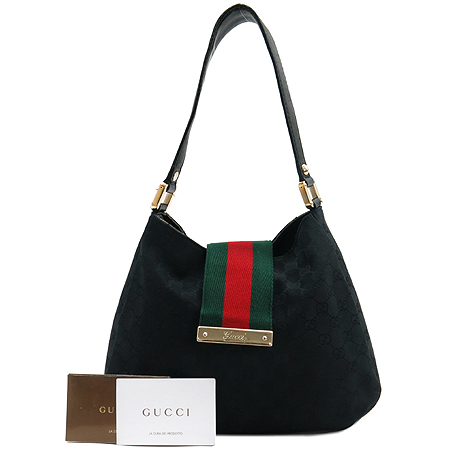 ����  �����