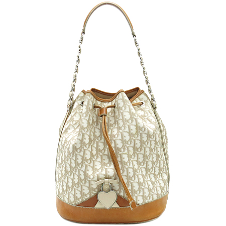 ���  �����