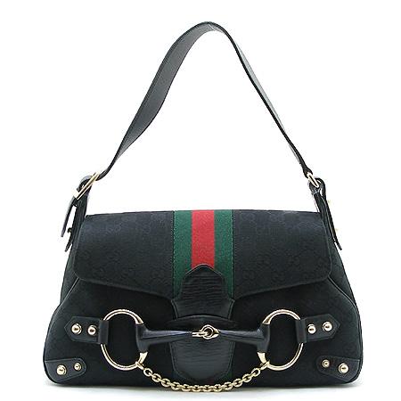 ����  �����