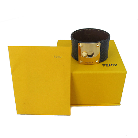 ���  ����