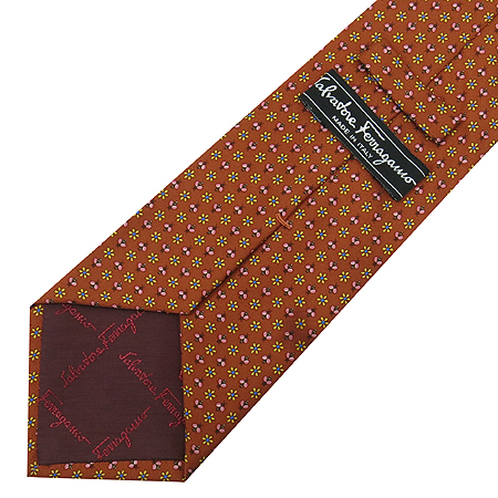 Ferragamo(��󰡸�) 100% ��ũ ��Ÿ�� �̹���3 - ���̺��� �߰���ǰ